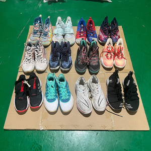 Zapatillas de Baloncesto de Segunda Mano de Grado A al por Mayor, Transpirables, de Marca Original, Usadas para Hombre, en Pacas - Product Image 4