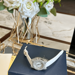 Reloj de Lujo para Mujer con Diamantes Incrustados, Bisel de Cristal Brillante, Esfera con Números Romanos, Elegante Reloj de Pulsera - Product Image 3