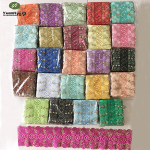 Ce design <span class=keywords><strong>original</strong></span> et tendance présente une dentelle en polyester de 6 cm avec broderie florale plate, idéal pour la décoration de vêtements DIY. - Product Image 2