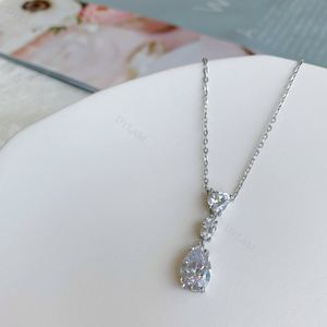 Collar de Plata de Ley S925 con Colgante de Lágrima de Circonita Cúbica Clásico Dylam, Bajo MOQ, Joyería para Boda - Product Image 3