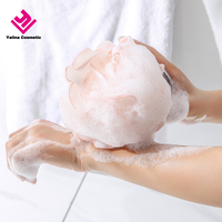 Spons Mandi Loofah Warna-warni Bersertifikat Ramah Lingkungan 50g Ringan Bola Scrub Bunga untuk Pembersih Tubuh Bahan Jaring PE