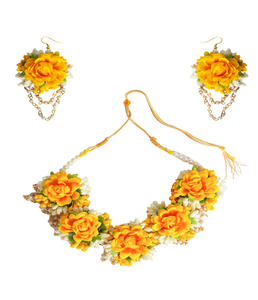 Parure de bijoux florale jaune faite à la main pour la mariée – Collier, boucles d'oreilles et bracelet ethniques élégants – Coffret cadeau de bijoux pour mariage et fête - Product Image 2
