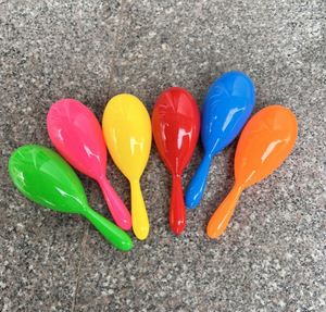 Maracas en plastique colorées personnalisées avec logo, à faible MOQ, pour instruments de musique, jouet éducatif précoce pour bébés et enfants - Product Image 3