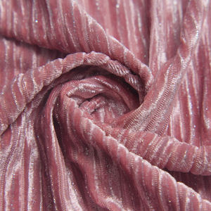 Edgy Silver - Sparkled Velvet: un imprescindible para los accesorios de moda de vanguardia, haciendo una declaración de moda audaz - Product Image 4