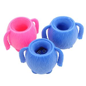 Nuevo Juguete Antiestrés de Plástico Personalizado de 13 cm, Divertido Monstruo Azul y Rojo para Apretar, para Niños, Adultos, Amigos, a Partir de 14 Años - Product Image 5
