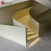 Fabricant d'escaliers de Shanghai : Escalier de villa à double poutre avec main courante latérale en acier inoxydable 304, type pilier rotatif à arc