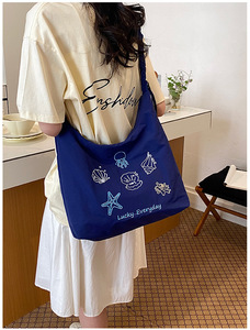 Sac fourre-tout brodé rose coréen mignon OEM/ODM avec éléments marins pour étudiants, polyvalent, léger et grande capacité - Product Image 2