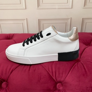 This luxurious men's mesh shoes feature shock absorption and lightweight design, presenting a fashionable and casual look for - Product Image 5