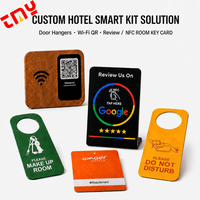 Support mural en bois pour carte-clé d'hôtel NFC RFID, étiquette WiFi, support de table avec code QR, logo personnalisé, solution de contrôle d'accès pour l'hôtellerie