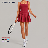 Robe de sport plissée à dos échancré et col carré pour femme, sans manches, avec short intégré, poches latérales, effet deux pièces, coussinets amovibles