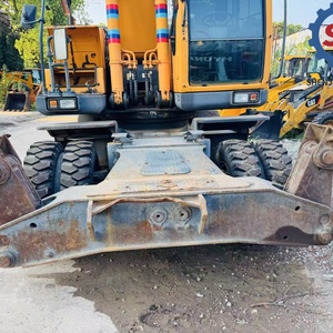 Excavatrice sur pneus Hyundai 210W-9T d'occasion à vendre, faible nombre d'heures, garantie 1 an, moteur haute efficacité, pompe, engrenage 1,1m - Product Image 4