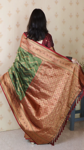 สีเขียวที่สวยงามด้วยผ้าไหมสีแดงเข้มนุ่มส่าหรีที่มีการทอผ้าแบบซิกแซก Meenakari zari ที่สมบูรณ์แบบสำหรับงานแต่งงาน - Product Image 3