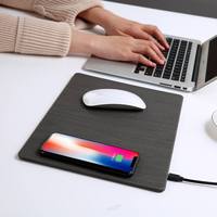 Penjualan terlaris pengisi daya nirkabel cepat 15W kulit PU untuk meja pengisi daya multi-fungsi terintegrasi dengan bantalan Mouse untuk ponsel