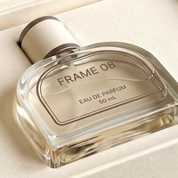 Boîte rigide magnétique personnalisée de style livre blanc pour présentation horizontale de flacon de parfum, pour emballage de parfum sur mesure