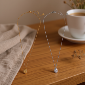 Collana con Ciondolo a Ovale Angelina Placcata Oro e Argento con Cristallo, Gioiello alla Moda Unisex, Regalo con Catena a Serpente 45471 - Product Image 5