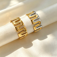 Geometrischer Wellenförmiger Offener Ring W-förmiger Gold- und Silberfarbener Zweifarbiger Titanstahl-Ring Vintage Breitband-Modeschmuck