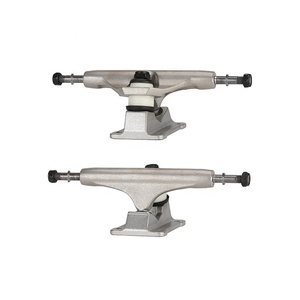 JIESEN Offre Spéciale alliage d'aluminium <span class=keywords><strong>pas</strong></span> <span class=keywords><strong>cher</strong></span> skateboard trucks hanger 5.25 7 pouces personnalisé Skateboard Truck - Product Image 1