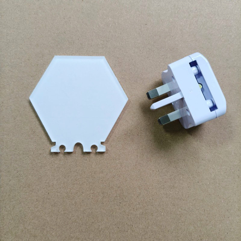 Acrylique hexagonal - 80x77,9x4mm - Prise britannique
