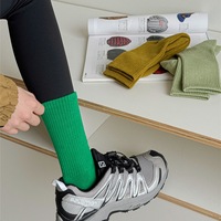 Bas quantité minimale de commande personnalisé mode coton solide coloré chaussettes logo personnalisé poignée sport équipage cheville voûte plantaire pied hiver avertir chaussettes femmes
