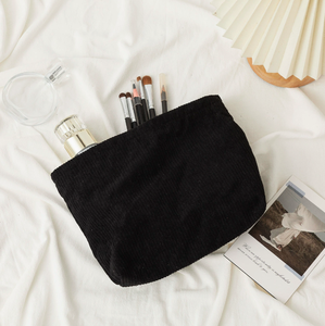 Sacs de maquillage en velours côtelé personnalisés en gros avec logo imprimé, fermeture éclair, légers et portables pour femmes - Product Image 3