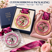 Médailles personnalisées pour femmes, en forme de cœur, pour les finalistes de marathons et de courses de 5K, 10K, 21K, avec rubans roses et illustration inversée personnalisée