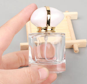 Botella de perfume de cristal de zafiro de 30 ml, botella de perfume independiente con atomizador, botella de repuesto para maquillaje y agua. - Product Image 1