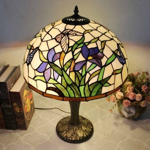 Lámpara de Mesa LED Tiffany LongHuiJing de 16 Pulgadas con Pantalla Cónica de Vidrio con Diseño Floral Colorido, E26, Estilo Retorcido - Product Image 4