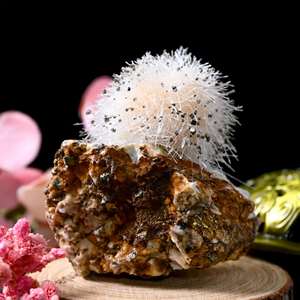 หินไพโรมอร์ไฟต์และควอตซ์ธรรมชาติคุณภาพพรีเมียมแบบขายส่ง สำหรับงานฝีมือตกแต่งบ้านด้วยคริสตัลสร้างสรรค์ - Product Image 4