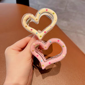 Pince à cheveux croix d'amour colorée effet goutte d'huile, en acrylique, assortie aux couleurs, pinces requin pour femmes, accessoires capillaires - Product Image 2