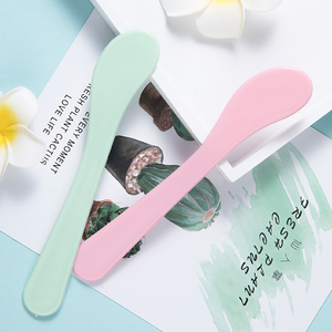 Spatula Makeup Spatula Plastik Merah Muda Hijau, Sendok Krim Masker Wajah Sendok Kosmetik Mini PP - Product Image 1
