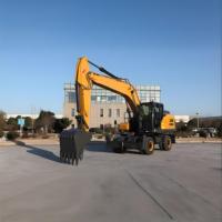 Excavatrice sur pneus d'occasion XE210WGA en excellent état avec pompe et boîte de vitesses, modèle 2020, poids opérationnel de 21000 kg