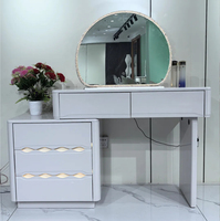 Set Meja Rias Putih Mewah Modern 3 Laci Panel Dapat Dilepas Cermin Berlampu Untuk Kamar Tidur Hotel Perabot Penyimpanan Makeup