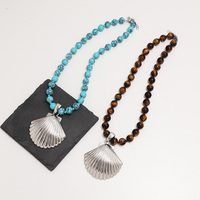 Collier Pendentif Grande Coquille Plaqué Or Fait Main avec Pierres Multiples Turquoise et Œil de Tigre pour Femme – Collection Designer
