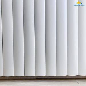 Persianas Verticales <span class=keywords><strong>de</strong></span> PVC <span class=keywords><strong>de</strong></span> Alta Calidad con Técnica Lisa, Control <span class=keywords><strong>de</strong></span> Luz Blackout, Rieles Curvos <span class=keywords><strong>de</strong></span> Aluminio - Product Image 5