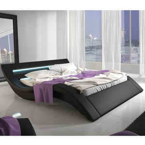 Letto in Pelle Moderno a Forma d'Onda, Design Italiano, Letto Morbido King Size - Product Image 4