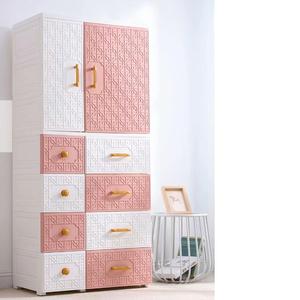 Armario de Plástico Moderno de Alta Calidad para Bebés con Puerta Abatible, Perchas y 4 Cajones, 5 Niveles, en Oferta - Product Image 3