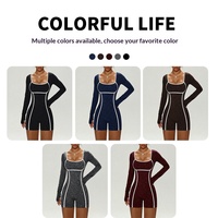 Combinaison de yoga sexy à imprimé léopard pour femmes, coupe ajustée, avec tissu en spandex/nylon respirant, manches longues et shorts pour le fitness