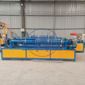 Machine entièrement automatique pour la fabrication de grillages à mailles losangées en fil simple/double, pour clôtures en acier et en fer - Product Image 5