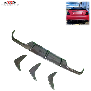 Paraurti Posteriore in Fibra di Carbonio Stile YT Adatto per <span class=keywords><strong>Mercedes</strong></span> Benz Classe <span class=keywords><strong>C</strong></span> W204 C63 AMG C300 <span class=keywords><strong>Berlina</strong></span> Sportiva (2012-2014) - Product Image 1