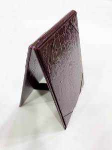 Soporte de Menú Personalizado de Piel Sintética de Cocodrilo con 2 Vistas, Tipo Tenda de Mesa, para Restaurantes y Cafeterías - Product Image 4