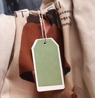 Étiquette de vêtements respectueuse de l'environnement de l'usine d'étiquette volante en carton personnalisable de vente chaude avec son propre logo étiquette de marque recyclable
