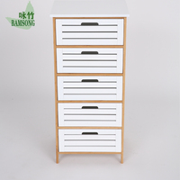 Cómoda Alta de Bambú con 5 Cajones, un Mueble de Almacenamiento de Gran Capacidad para la Organización del Dormitorio y Almacenamiento Adicional de Ropa y Ropa de Cama