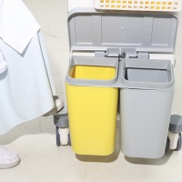 Chariot médical d'hôpital en ABS à 5 tiroirs pour infirmières avec bacs de tri des déchets CPR Board Oxygen Holder IV Pole Attachment Mall Use
