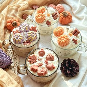 Bougie parfumée en verre en forme de citrouille d'automne, bougie décorative en cire de soja avec crème fouettée pour la décoration de table de Thanksgiving - Product Image 1