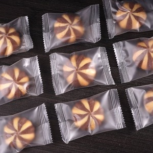 Galletas <span class=keywords><strong>de</strong></span> <span class=keywords><strong>chocolate</strong></span> rellenas <span class=keywords><strong>de</strong></span> cacao al por mayor OEM, galletas <span class=keywords><strong>de</strong></span> <span class=keywords><strong>chocolate</strong></span> con vainilla en espiral, galletas crujientes a granel, snack. - Product Image 3