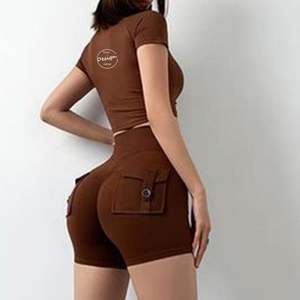 เสื้อครอปท็อปผู้หญิงไซส์ใหญ่ สไตล์ลำลอง ถักนิตติ้ง ขายส่ง รับทำโลโก้ เสื้อผ้าสตรีทแวร์ คุณภาพสูง ผ้าฝ้าย แต่งสีบล็อก ตัดต่อผ้าสีเหลือง - Product Image 4