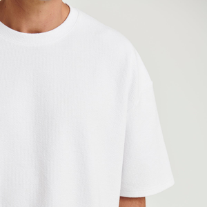 T-Shirt Bianche Oversize da Uomo in 100% Cotone, Personalizzabili con Logo, 250 Gsm, Manica Corta Traspirante - Product Image 3