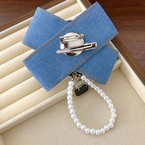 Broche de Diseño de Camelia con Perlas y Aleación Plateada, para Vestido, Camisa, Boda, Compromiso, Regalo Infantil, Accesorio, Corsage - Product Image 3