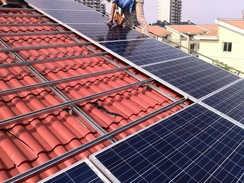 Juego completo en la red Sistema de energía solar para el hogar 12KW Kit de energía para el hogar Sistema de iluminación solar para exteriores