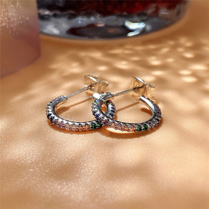 Orecchini a Cerchio con Accenti Colorati, Eleganti Gioielli di Moda per Donna, Accessorio per Uso Quotidiano - Product Image 5